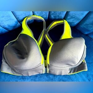 Women’s athletic bra. Comfortable and durable.